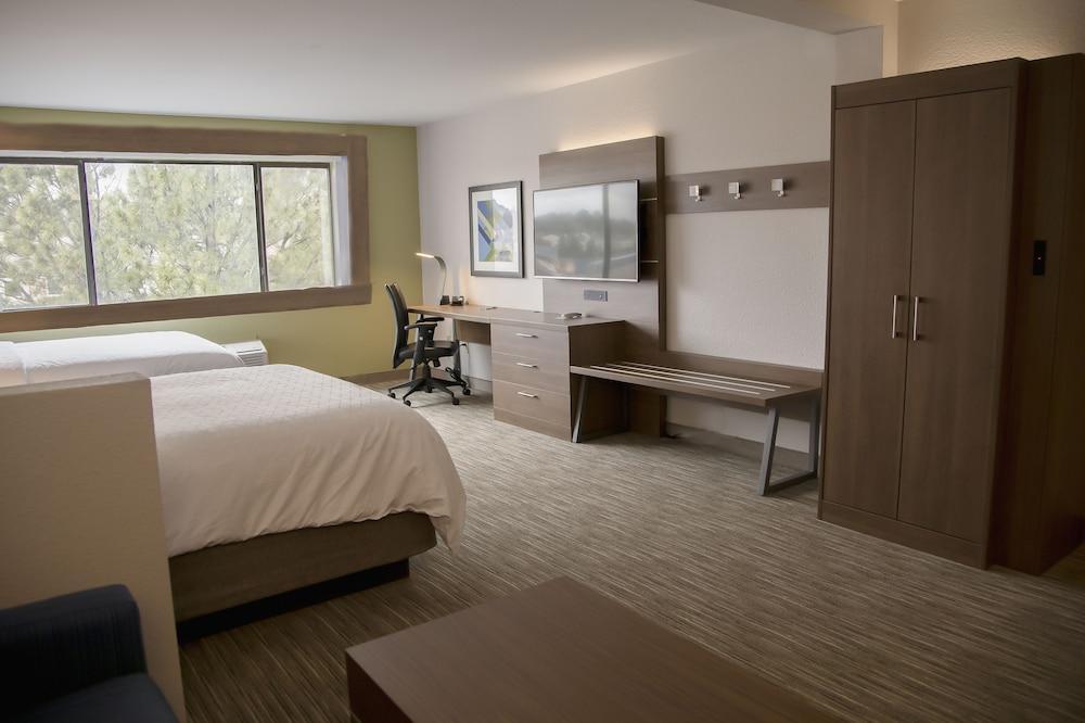 Holiday Inn Express & Suites Colorado Springs North By Ihg Exterior photo