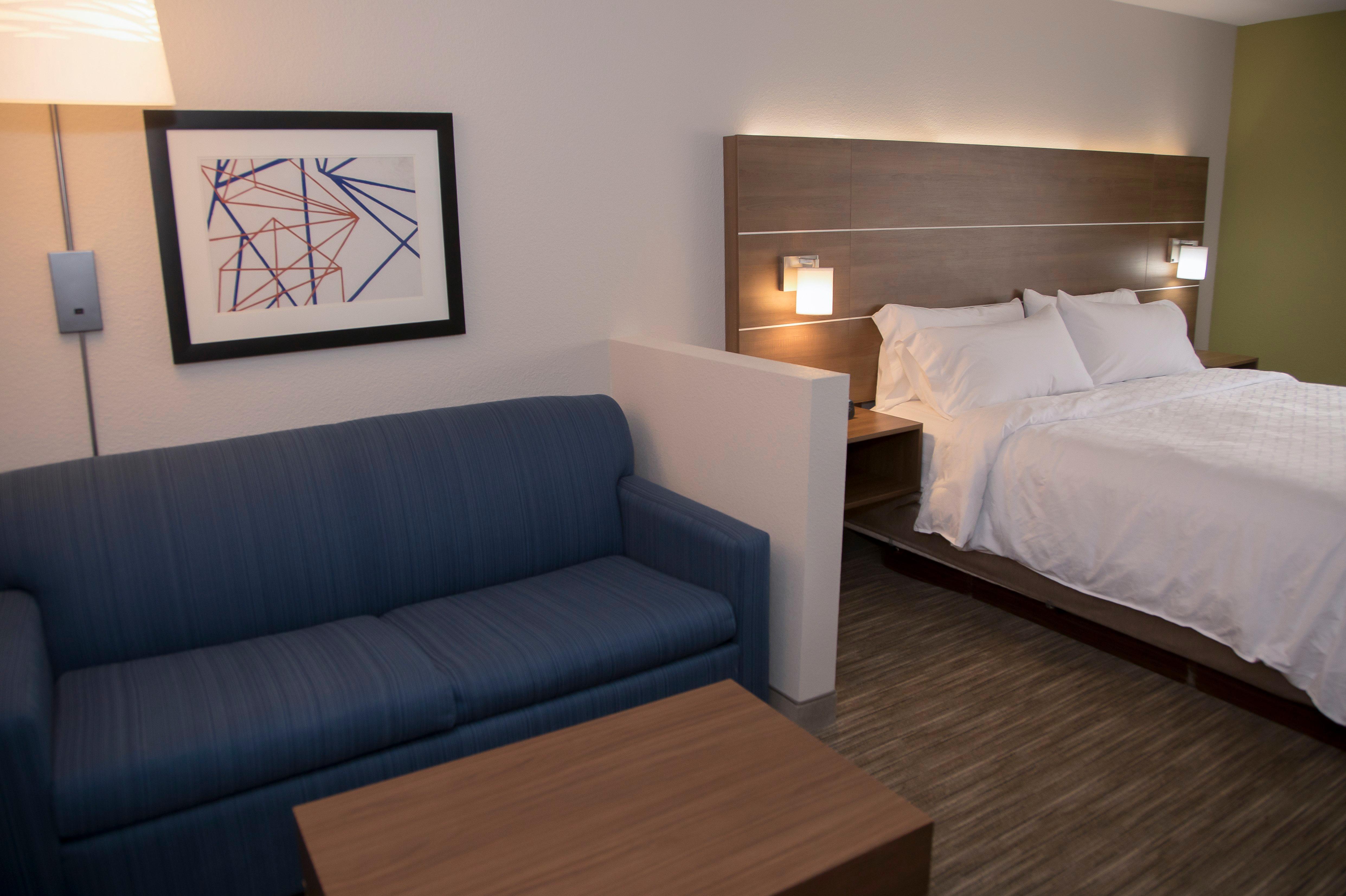 Holiday Inn Express & Suites Colorado Springs North By Ihg Exterior photo