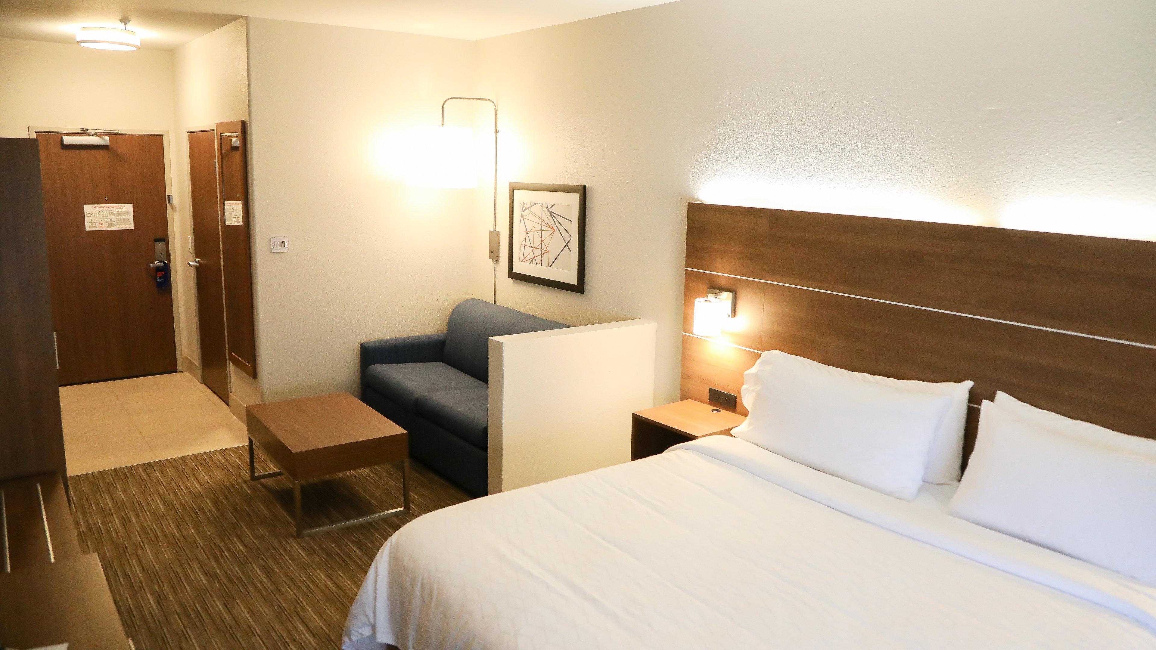 Holiday Inn Express & Suites Colorado Springs North By Ihg Exterior photo