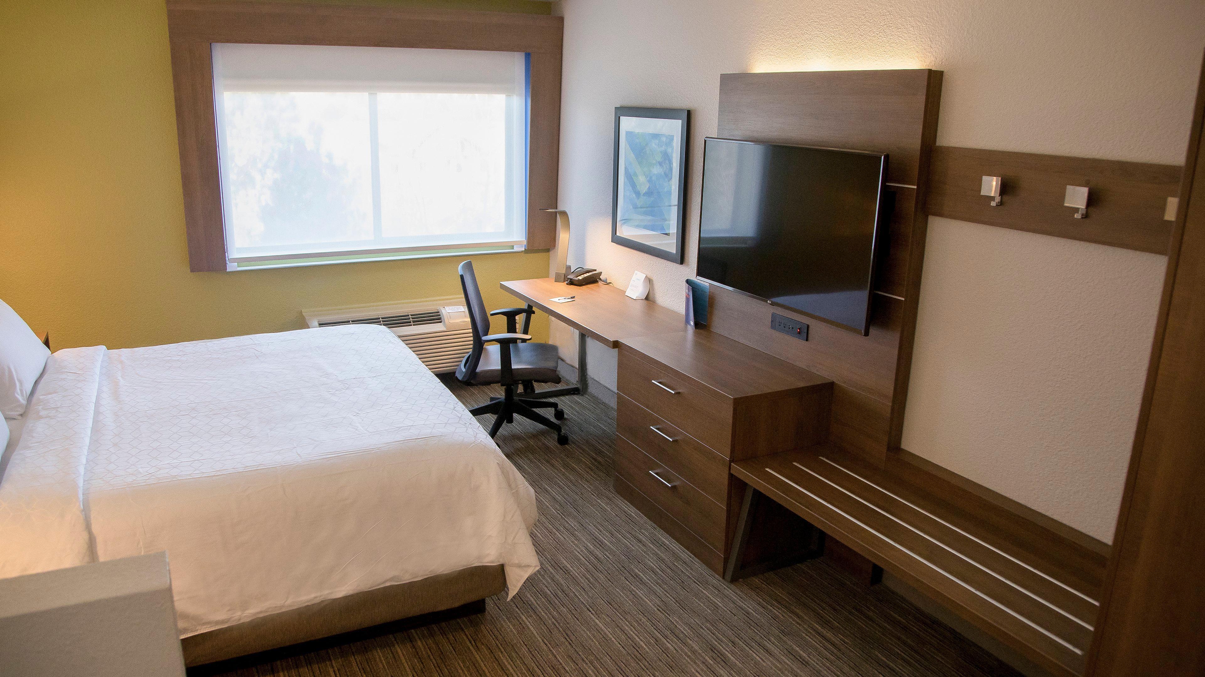 Holiday Inn Express & Suites Colorado Springs North By Ihg Exterior photo