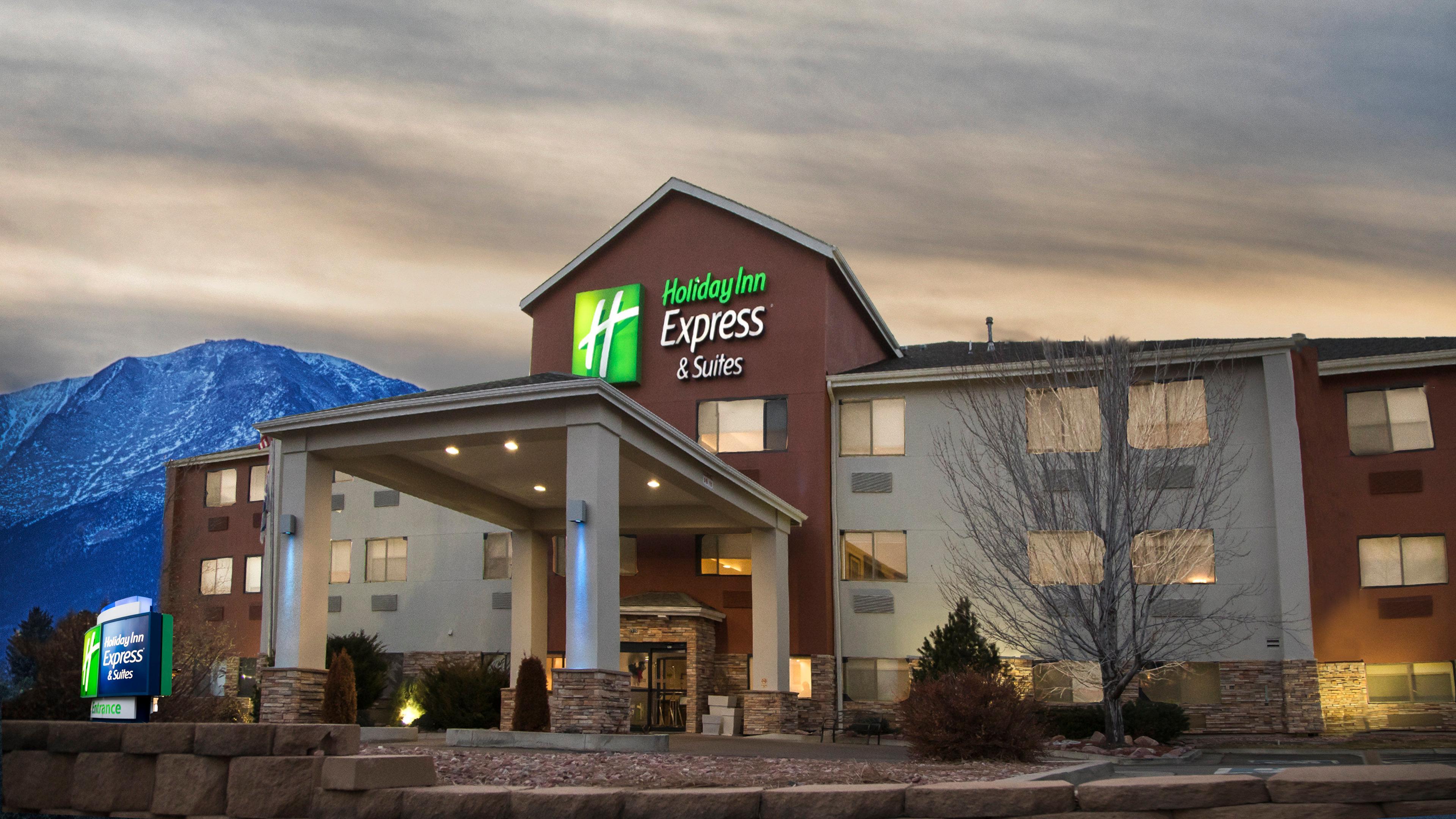 Holiday Inn Express & Suites Colorado Springs North By Ihg Exterior photo