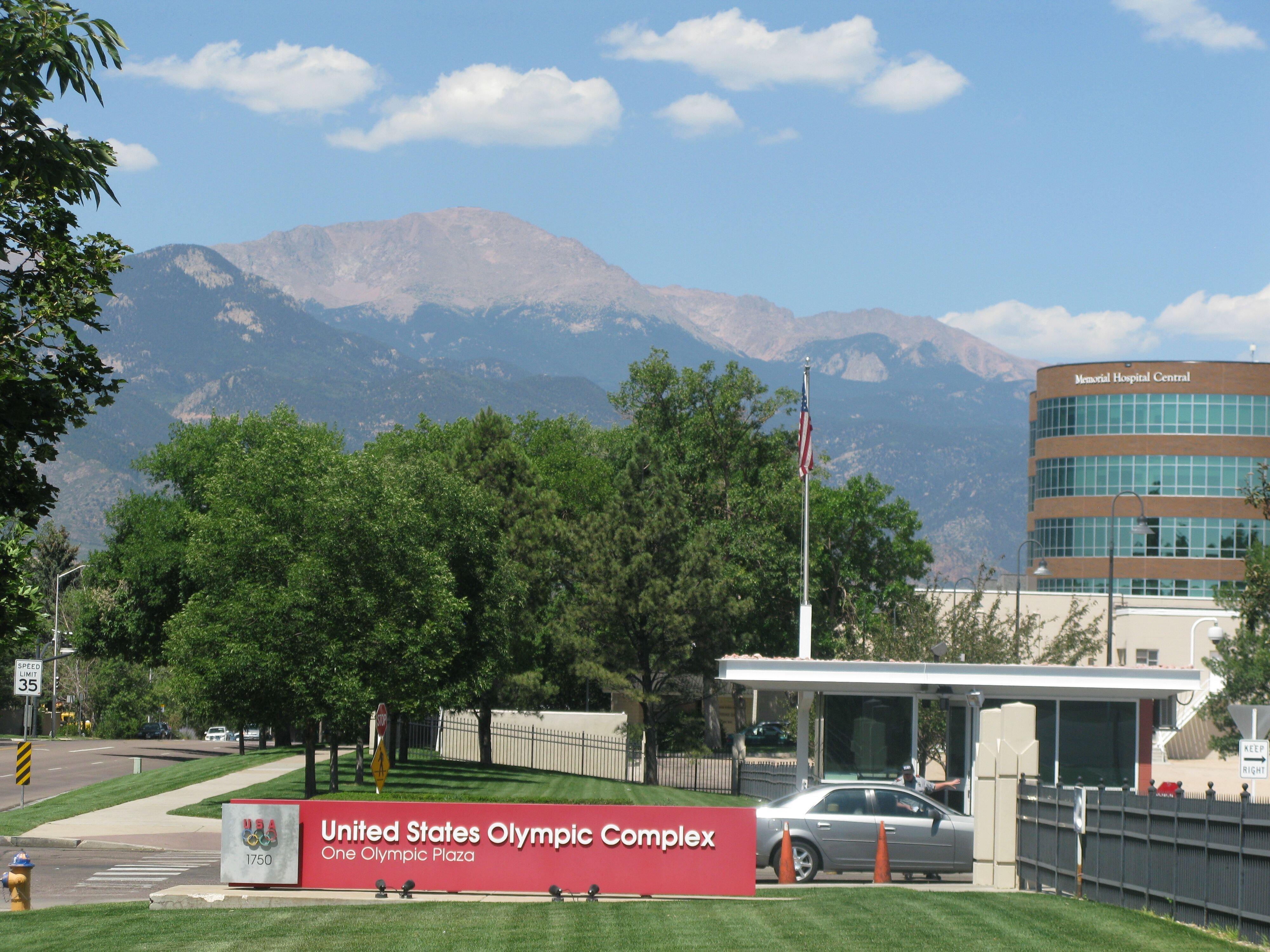 Holiday Inn Express & Suites Colorado Springs North By Ihg Exterior photo