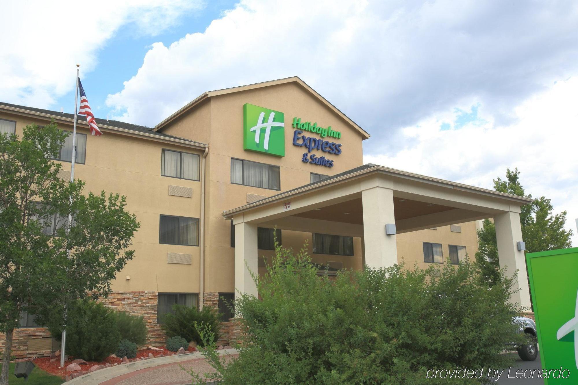 Holiday Inn Express & Suites Colorado Springs North By Ihg Exterior photo